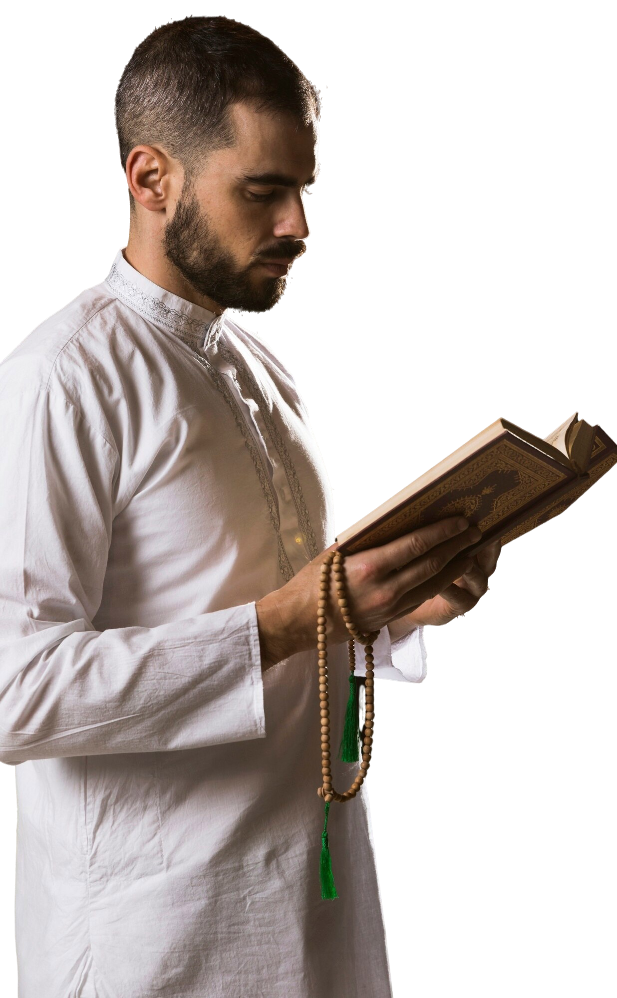 ramadam-event-arabic-man-standing-with-quran-prayer-beads